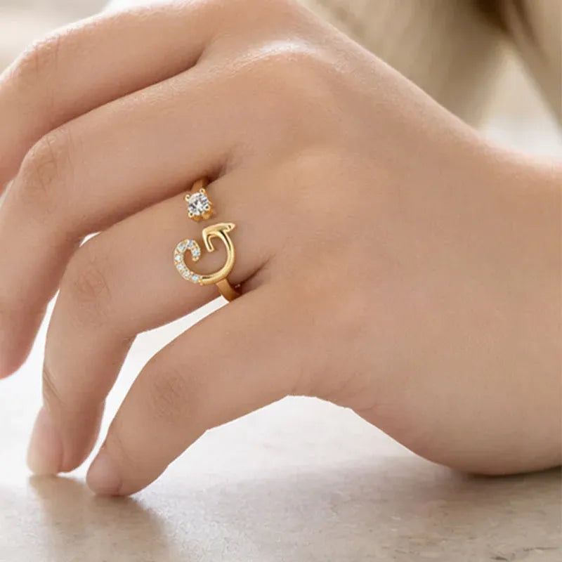 ⏰Offerta a tempo limitato💍Anello regolabile con iniziale scintillante da donna